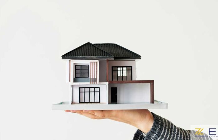 املاک و مستغلات چیست